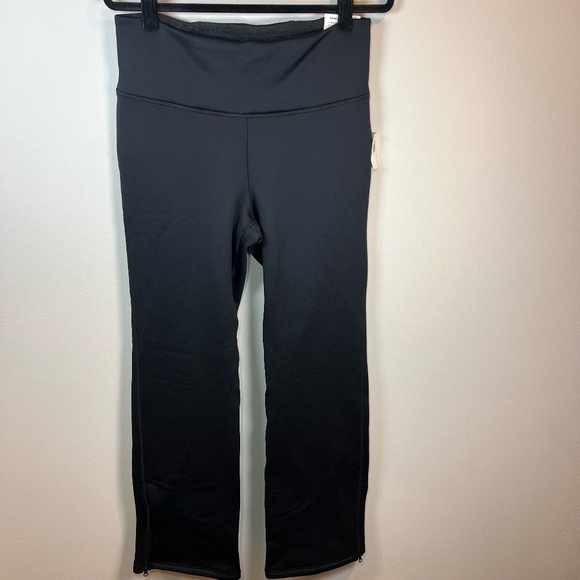 Old Navy Womens Cozecore Flare High Rise Go Dry Leggings Black Zip Leg NEW Large - Picture 1 of 15